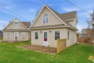 64 Burnside Ave, Narragansett, RI 02882 - Photo 2