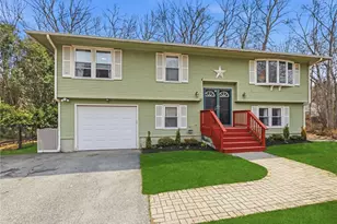 48 Roger Williams Dr, Johnston, RI 02919 - Photo 1