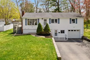 71 Evergreen Rd, North Kingstown, RI 02852 - Photo 1