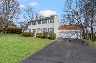 121 Zinnia St, Warwick, RI 02886 - Photo 1
