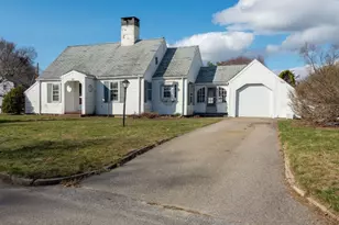 369 Manor Dr, Warwick, RI 02888 - Photo 1