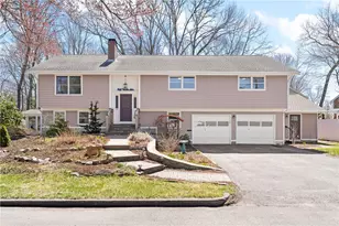 55 Fountain Ave, Barrington, RI 02806 - Photo 1