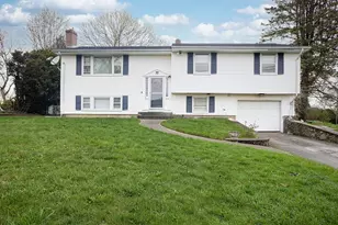 37 Squantum Dr, Middletown, RI 02842 - Photo 1