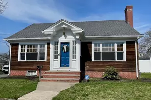 41 Felsmere Ave, Pawtucket, RI 02861 - Photo 1