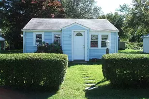 10 John St, Narragansett, RI 02882 - Photo 1