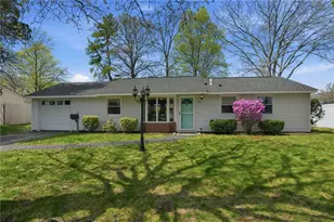 17 Gloucester St, Warwick, RI 02886 - Photo 1