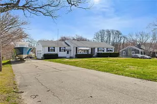 10 Brayton Rd, Tiverton, RI 02878 - Photo 1