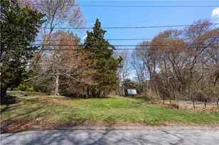 23 Smith St, Bristol, RI 02809 - Photo 1