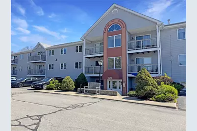 728 Beverage Hill Avenue #6, Pawtucket, RI 02861 - Photo 1