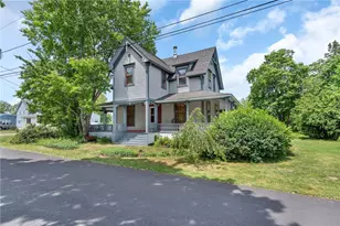 41 Lippitt Ave, Warwick, RI 02889 - Photo 1
