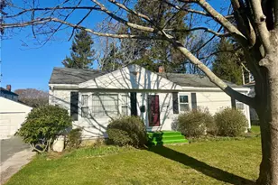 3 Wood Rd, Middletown, RI 02842 - Photo 1