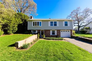 8 Gillooly Dr, Warwick, RI 02888 - Photo 1