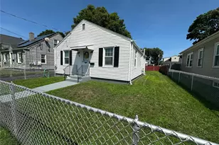39 Clinton St, Pawtucket, RI 02861 - Photo 1