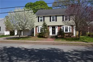 42 Alexander McGregor Rd, Pawtucket, RI 02861 - Photo 1