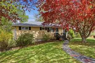 24 Harbor View Rd, Portsmouth, RI 02871 - Photo 1