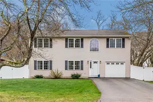 70 Foddering Farm Rd, Narragansett, RI 02882 - Photo 1