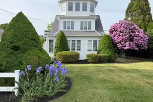 28 Stratford Ave, Narragansett, RI 02882 - Photo 1
