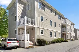 231 Maple Ave, Newport, RI 02840 - Photo 1