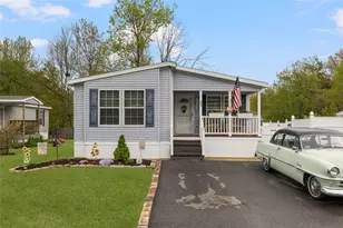 40 Hemlock Rd, Glocester, RI 02814 - Photo 1