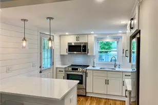 5 Simmons St, Newport, RI 02840 - Photo 1