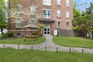 39 Webster St, Pawtucket, RI 02860 - Photo 1