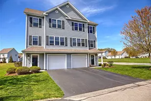 31 Streamview Dr, Cumberland, RI 02864 - Photo 1