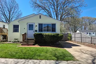 315 Grosvenor Ave, East Providence, RI 02914 - Photo 1