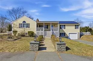 52 Viking Dr, Portsmouth, RI 02871 - Photo 1