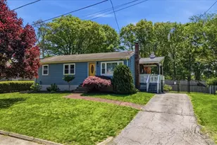 28 Orrin St, Warwick, RI 02889 - Photo 1