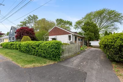 46 Somerset Avenue, East Providence, RI 02915 - Photo 1