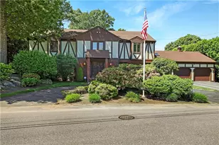 82 Mountain Laurel Dr, Cranston, RI 02920 - Photo 1