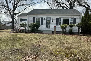 105 Palmer Ave, East Providence, RI 02915 - Photo 1