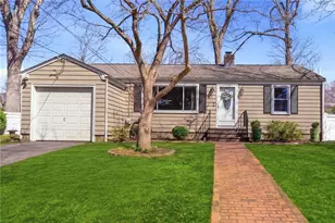 9 Tophill Cir, Cranston, RI 02920 - Photo 1