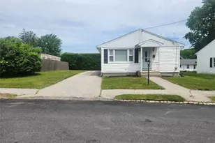115 Hazelton St, Cranston, RI 02920 - Photo 1