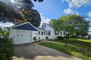 11 Jones Ave, Pawtucket, RI 02861 - Photo 1