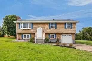 236 Dexter St, Portsmouth, RI 02871 - Photo 1