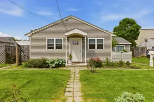 6 Woolsey Rd, Middletown, RI 02842 - Photo 1