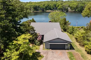 28 Lakeside Dr, Narragansett, RI 02882 - Photo 1