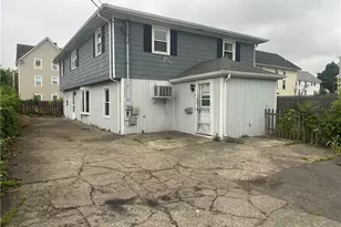 39 Locust St, Pawtucket, RI 02860 - Photo 1