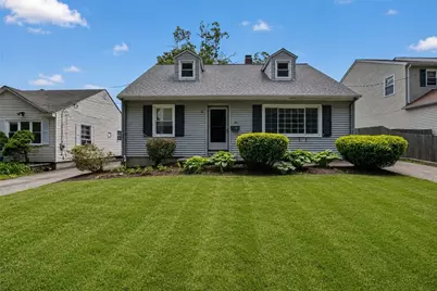 82 Parkside Avenue, Pawtucket, RI 02861 - Photo 1