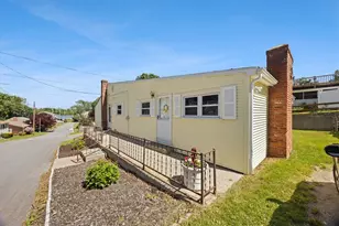 10 Lincoln Ave, Warren, RI 02885 - Photo 1