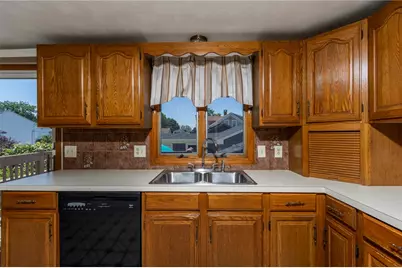 175 Leonard Avenue, East Providence, RI 02914 - Photo 26