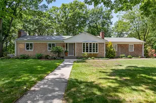 19 Preston Dr, Barrington, RI 02806 - Photo 1