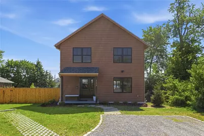 1124 Narragansett Boulevard, Cranston, RI 02905 - Photo 1