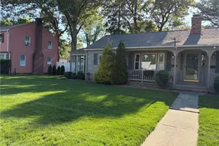 135 Park View Ave, Warwick, RI 02888 - Photo 1