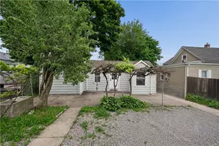 370 Pleasant St, Pawtucket, RI 02860 - Photo 1
