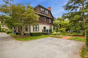 158 Narragansett Ave, Newport, RI 02840 - Photo 1