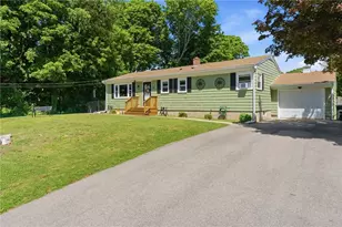 25 Meadow Lark Dr, Westerly, RI 02891 - Photo 1