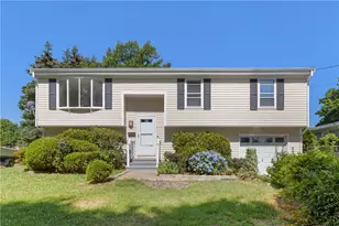 94 Ridgewood Rd, Middletown, RI 02842 - Photo 1