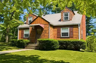 31 Eisenhower St, Coventry, RI 02816 - Photo 1